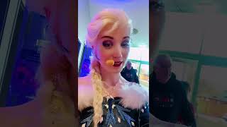 Elsa auf einem Weihnachtsmarkt P1 #eiskönigin #elsa #frozen #tiktokelsa