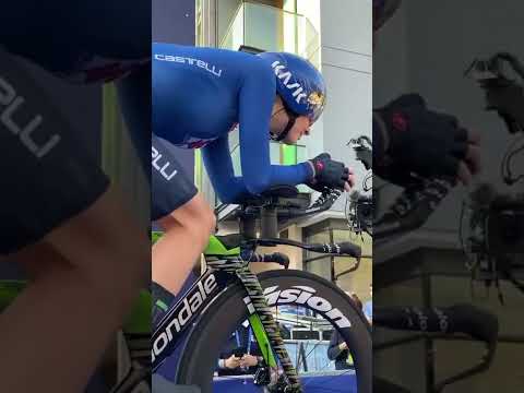 فيديو: فريق GB اسم فريق بطولة العالم لركوب الدراجات على الطرق
