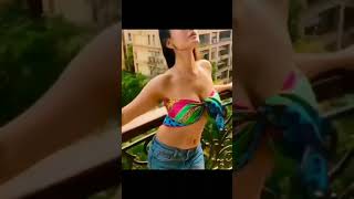 Amisha Patel Hot Deep Cleavage Video