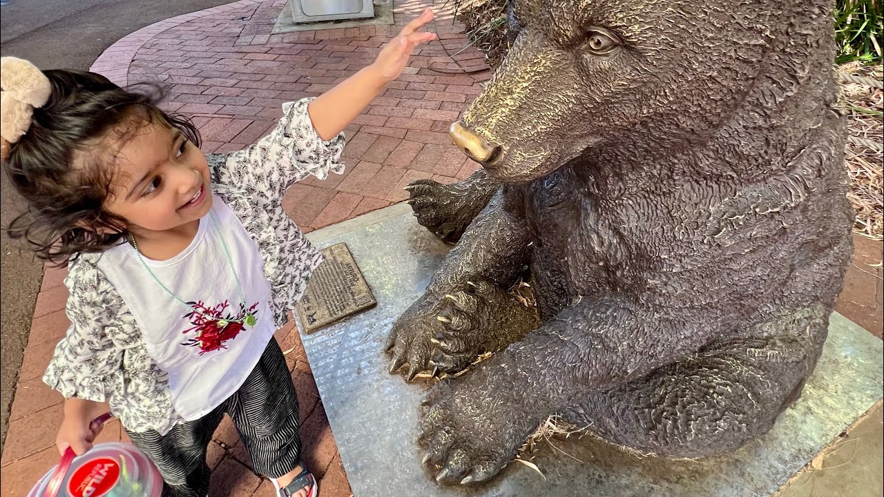 meyeTah ar first Zoo Visit