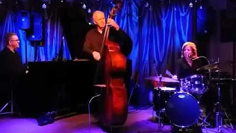 Patricia Dean Trio - "This Can't Be Love"