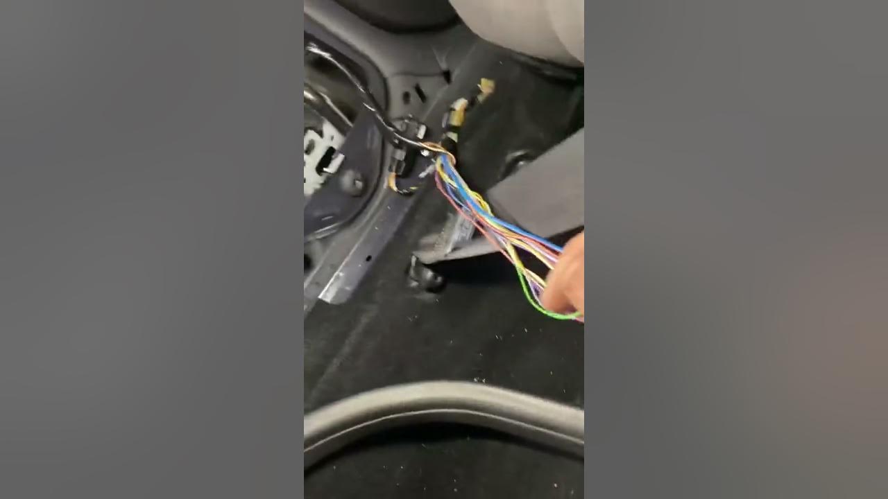 Ford Focus rear door won’t lock - YouTube