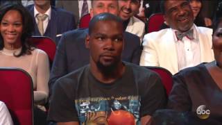 Details 2017 ESPYS Awards: Peyton Manning roasts Kevin Durant on joining the Warriors!!! Update
