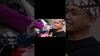 Minum Bensin bikin 10 Ronde awas Ketagihan !