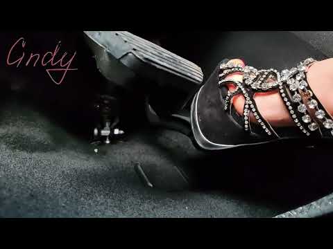 pedal pumping in black High Heels