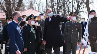 الرئيس الصربي ألكسندر فوسيتش يلتقي بوزير الدفاع الصيني وي فنغ خه