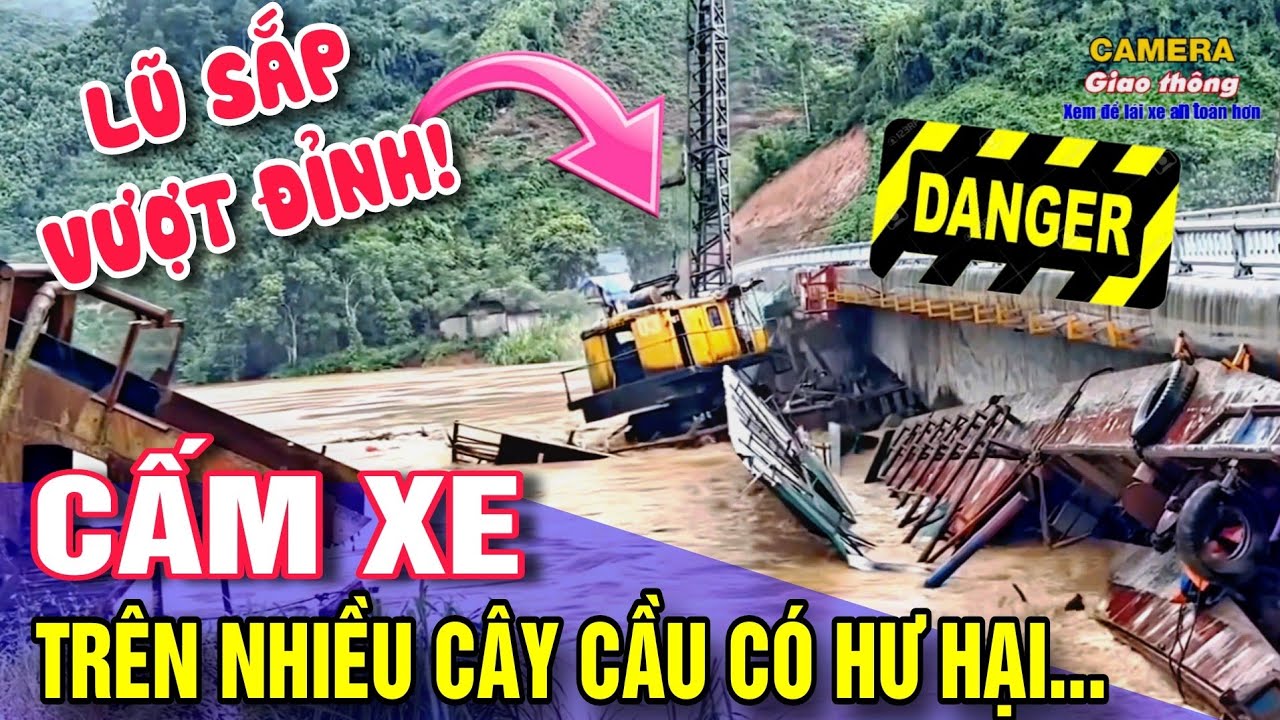 [CẢNH BÁO] Nhiều cây cầu lớn phía Bắc hư hại khi va chạm với tàu, bè trôi dạt theo nước lũ