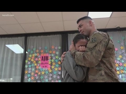 Military servicemember surprises younger sister in return home for the holidays