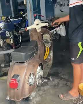 vespa ni boss senggol dong