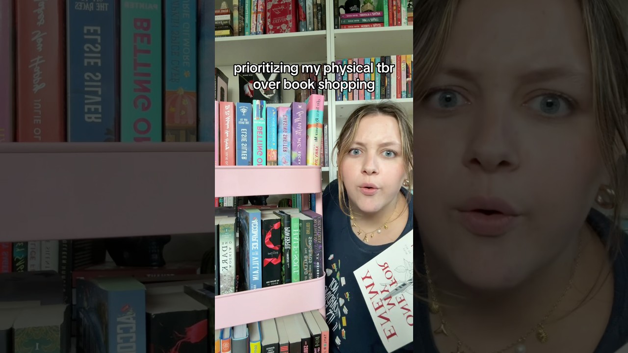 это не я беру в руки книгу, которую избегал годами 👀😂 