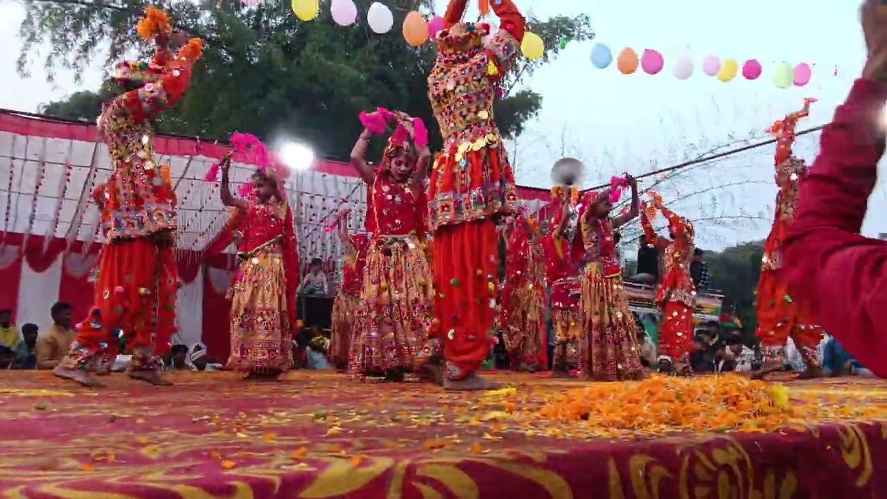 श्री सरकार धाम आभापुरी से तृतीय पुरूस्कार 1,50,000 जय मां भवानी गरबा मंडल पखालिया