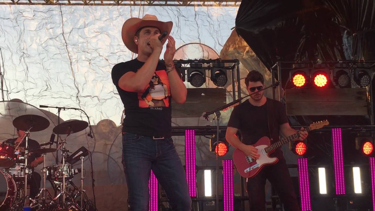 Dustin Lynch "Mind Reader" 6/19/16! YouTube