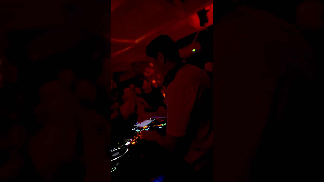Watch A nightclub in Buenos Aires... an excited crowd... and "Flourish" by Juan Buitrago & Tomas Dabarno✨ on YouTube Watch A nightclub in Buenos Aires... an excited crowd... and "Flourish" by Juan Buitrago & Tomas Dabarno✨ on YouTube