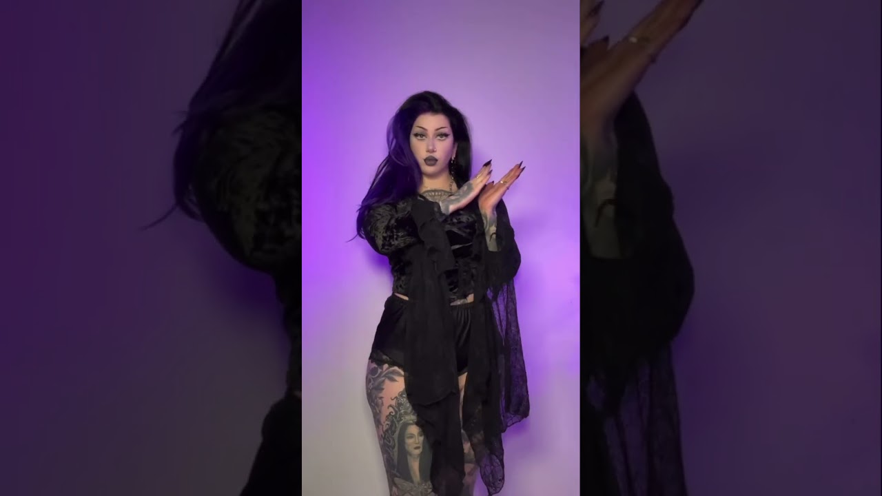 Had to add the idle character move at the end idk why😂 #gothic #gothicstyle #altgirl #tattoos