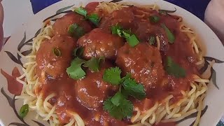 ALMOÇO DELICIOSO(macarrão com almôndegas)