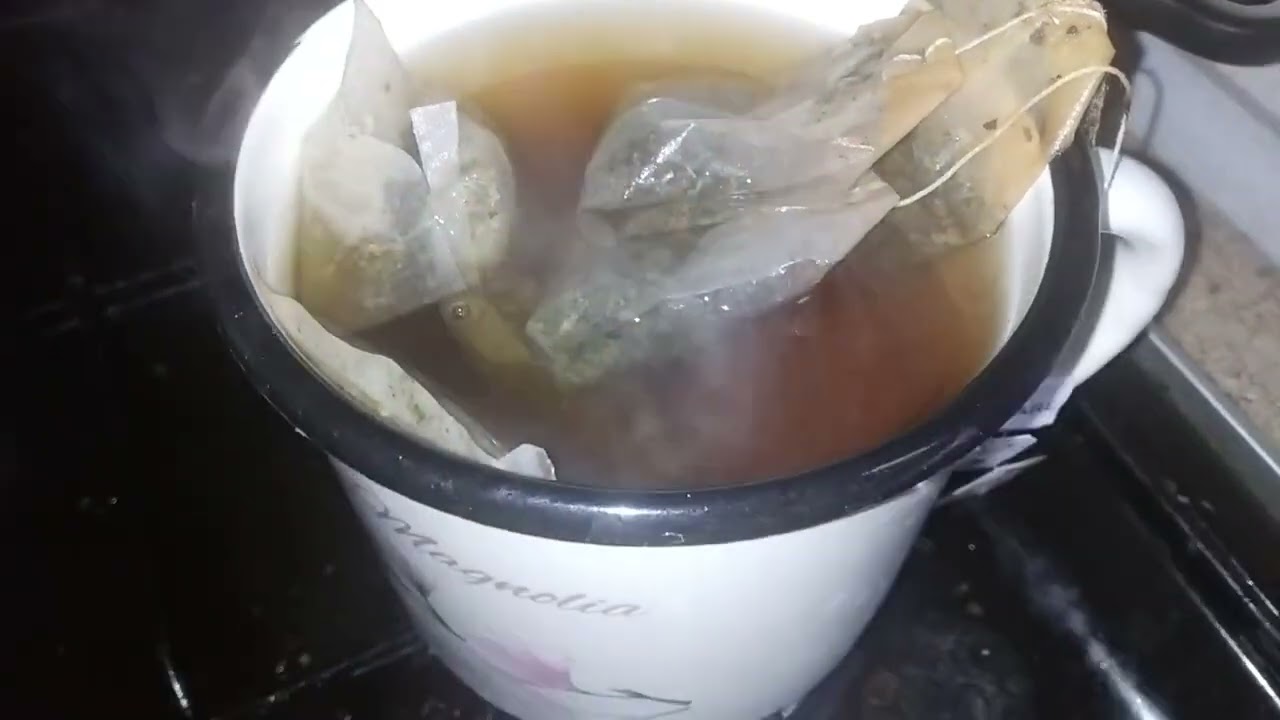 Making tea in a mug
