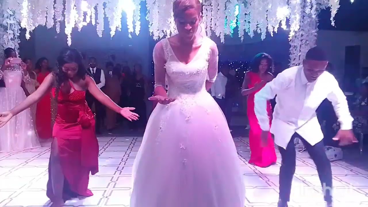 Damas de honra & noiva dança