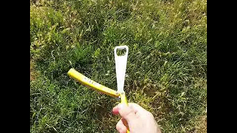 3 Easy balisong tricks for beginners (butterfly knife/balisong tutorial)