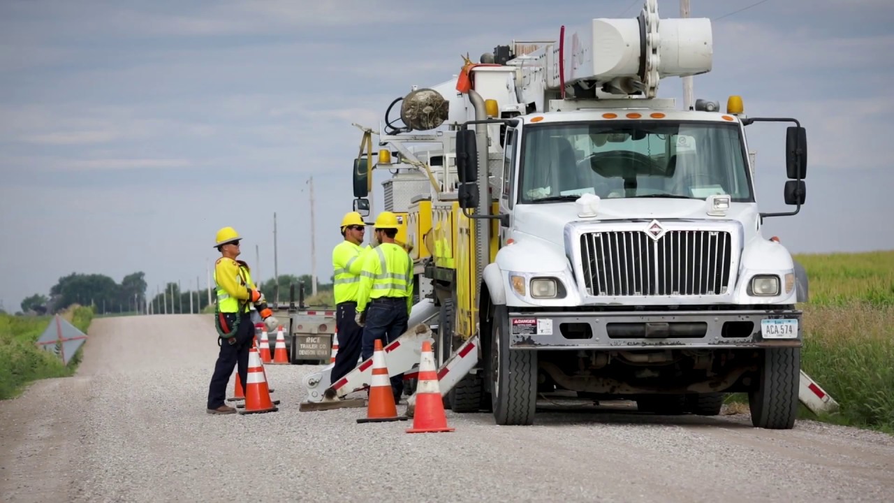 Powering Communities, Improving Lives Iowa Lakes Electric Cooperative