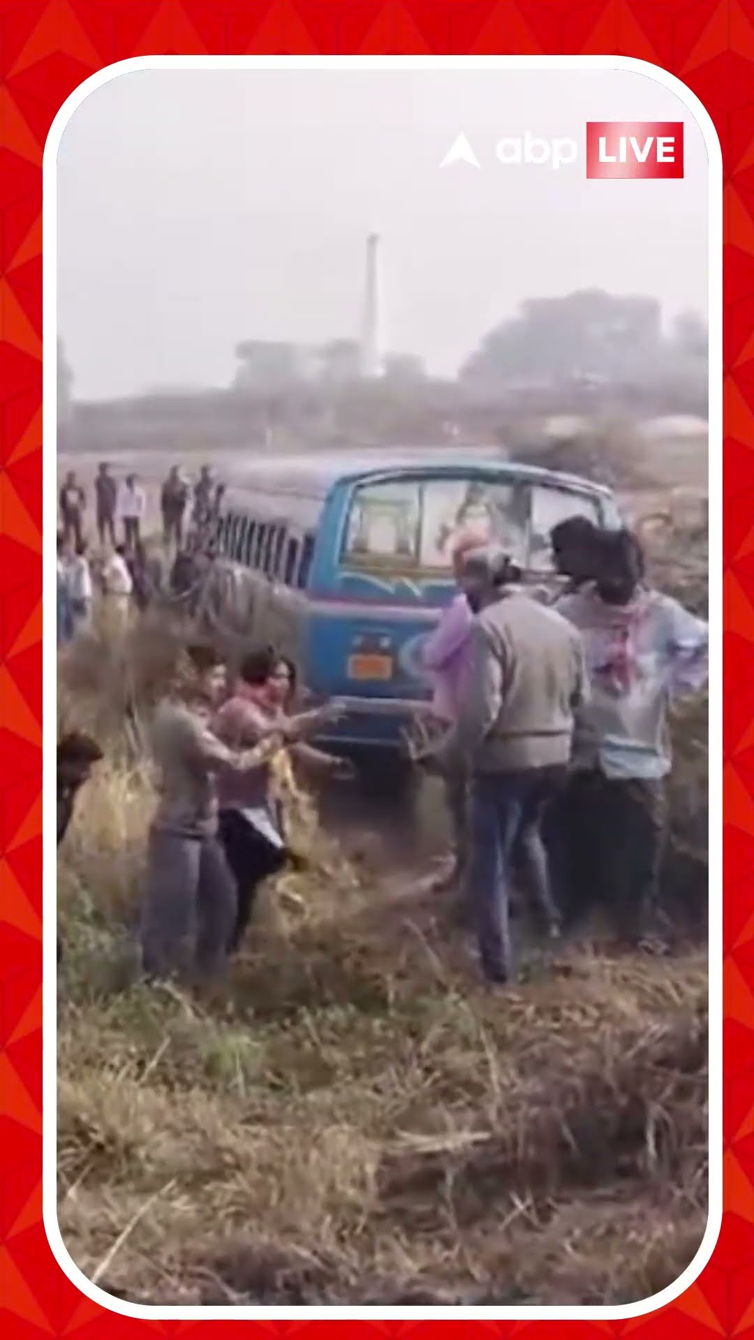 মর্মান্তিক দুর্ঘটনা দেওয়ানদিঘিতে, যাত্রীসহ পড়ল বাস। দেখুন ভিডিও