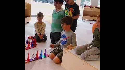 Domino Effect using Magnetic Tiles!