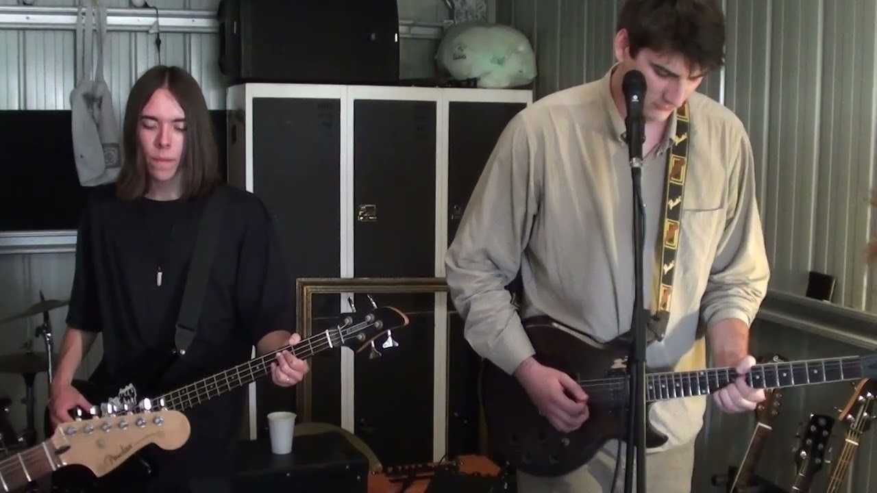 some escape @ girlhouse shed 31/12/25