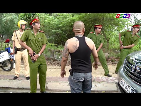 Video CẢNH SÁT CƠ ĐỘNG chặn xe TAY ANH CHỊ MÁU MẶT gặp ngay... - youtube