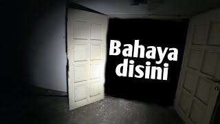 THIS BUILDING IS NOT SAFE - MALAKA PLANETARIUM