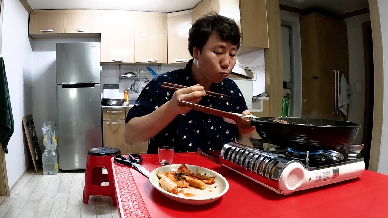 전세 사기 무서워서 또 다시 월세살이 하는  대전 총각 40대 직장인의 소불고기에 소주 한잔하는 혼술 먹방 브이로그.