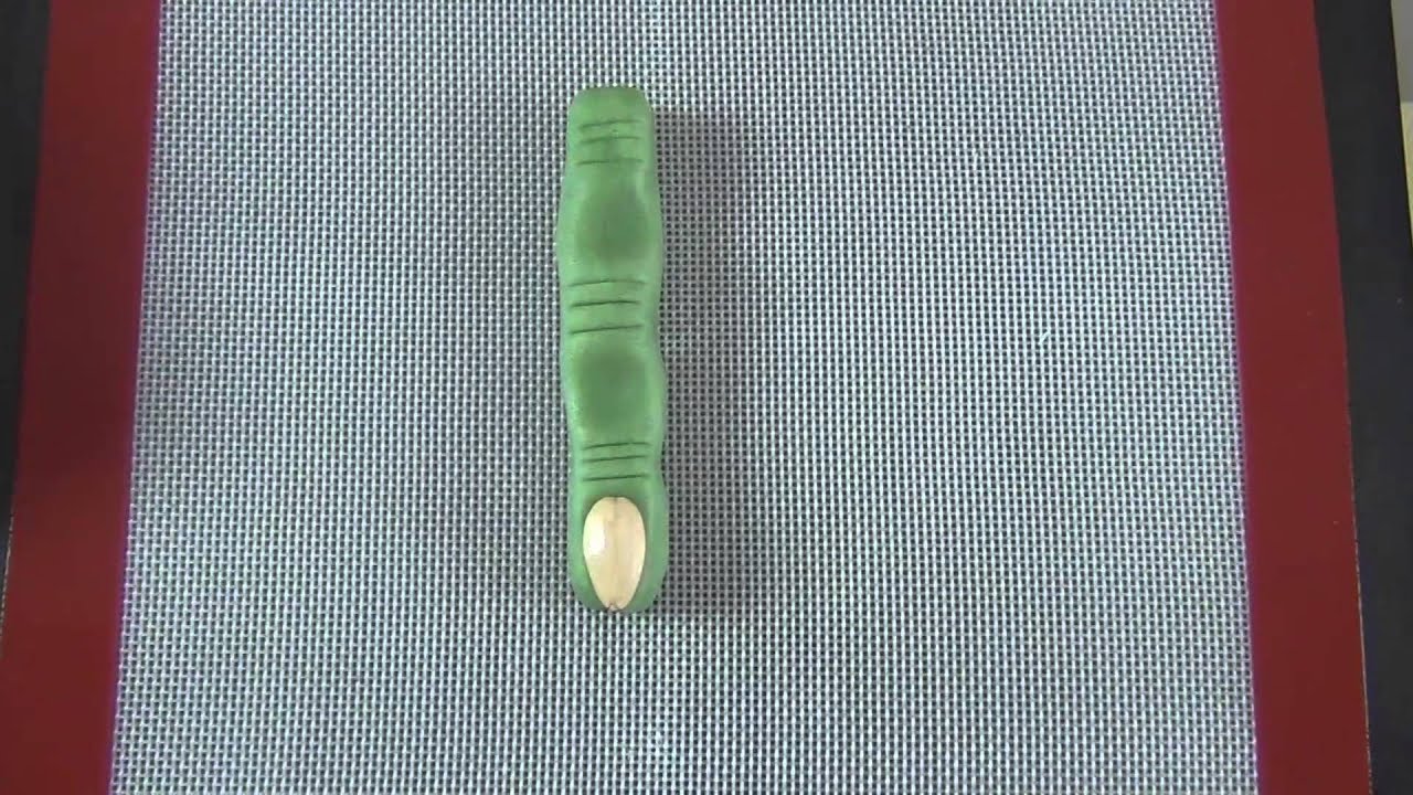 WITCHES FINGER COOKIES - Halloween finger biscuit