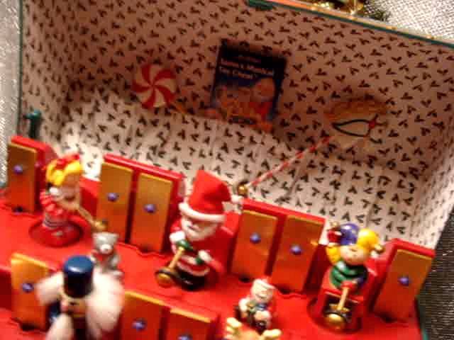 Mr. Christmas Musical toy chest auction on ebay !! 11-30-12 -12-6