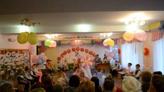 Танец с обручами цветами в детском саду на выпускной