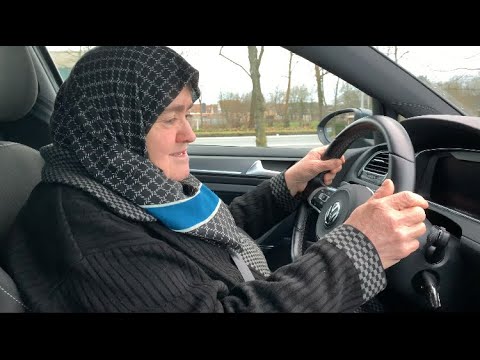 Araba süren Teyze yine yollarda