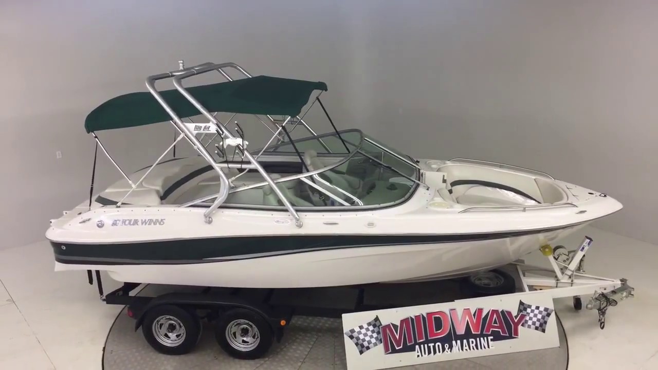 02 Four Winns 220 overhead