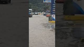 Πλημμύρες στον επαρχιακό δρόμο του Βλυχού