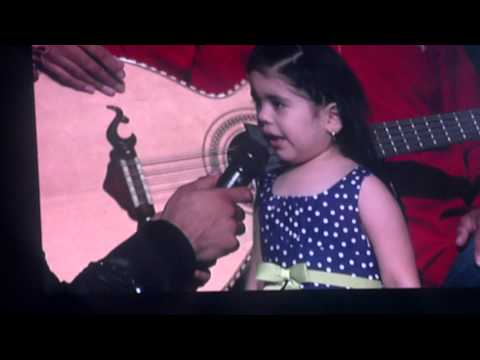 Video: Espinoza Paz Publiceert Een Foto Van Haar Baby