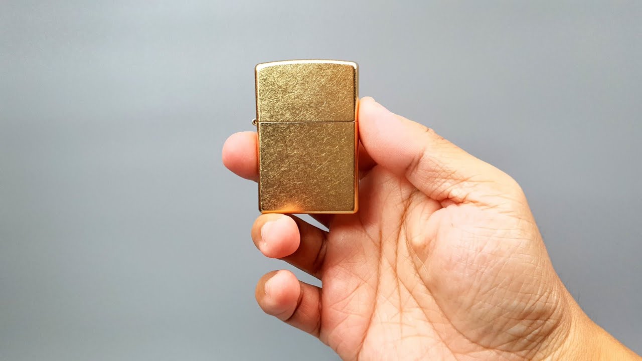Zippo lighter - Regular Gold Dust 207G - YouTube