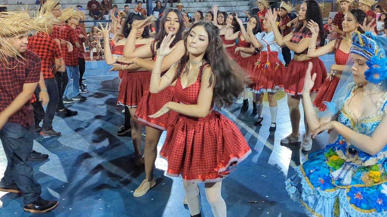 Apresentação de quadrilha junina - turmas do ensino médio do colégio Vera Lúcia (30/06/2023)