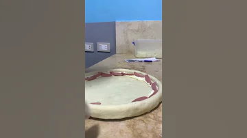 بيتزا حشو اطراف 