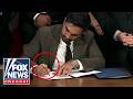 'TONE DEAF': Mamdani hands ceremonial 9/11 pen to al Qaeda defense lawyer