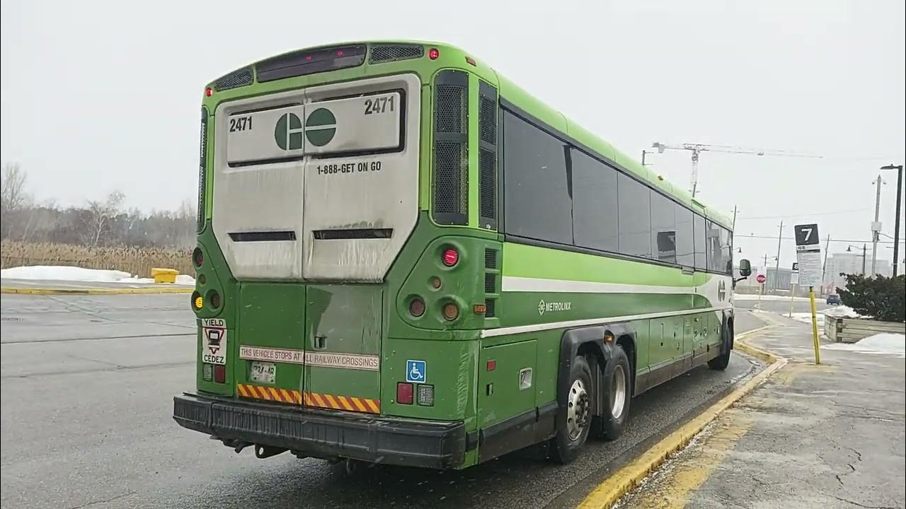 GO Transit MCI D4500CT 2471 on the 56A Oakville GO departing Unionville