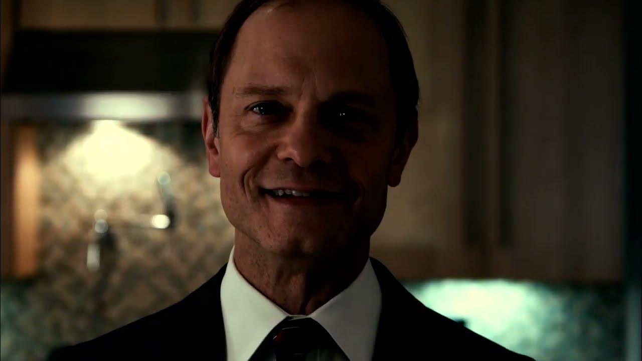 Хозяин прикол. Оно ваш хозяин. Оно ваш хозяин. Картинки черный кот придурок. Демотиваторы кошки и собаки.