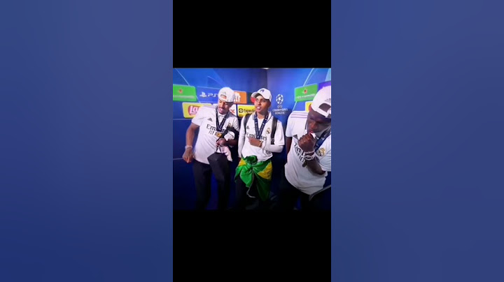 Vini Jr, Rodrigo and Eder Militão dance