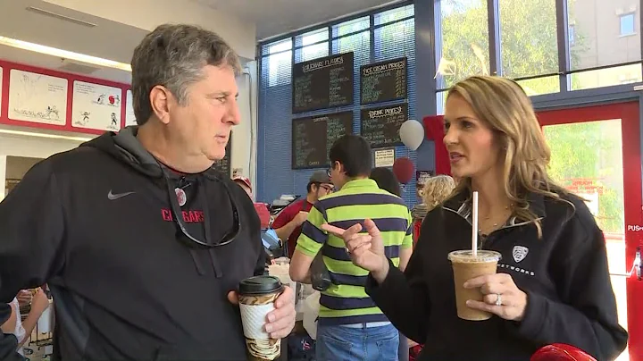 Mike Leach, Ashley Adamson visit famed Ferdinand's...