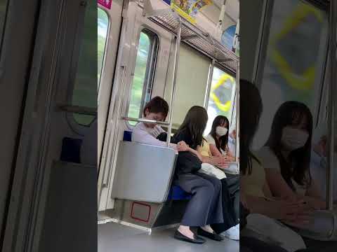 A beautiful japan girl is sleeping in the train | 電車内で可愛いお姉さん寝ってる #japan #japangirl #kawaiioneesan
