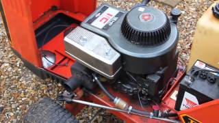12HP Briggs and Stratton 1989 Flat Head I/C Engine Sound