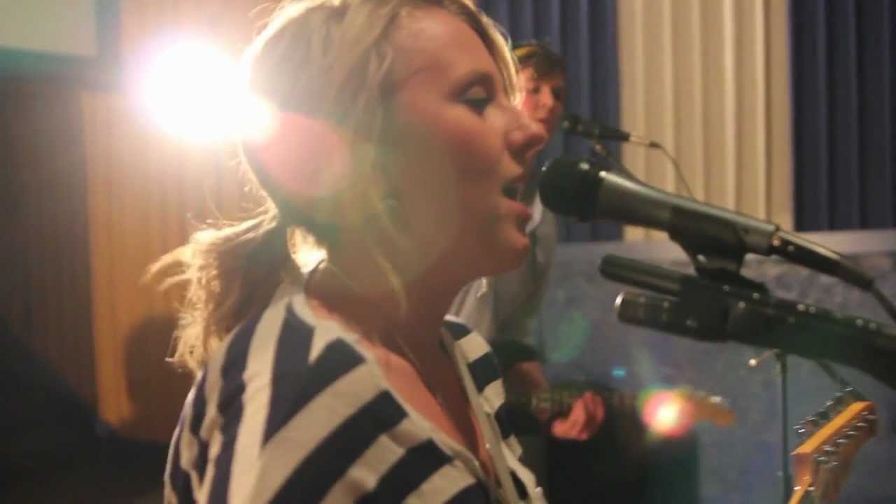 Amber Lynn-"Good Days" - YouTube