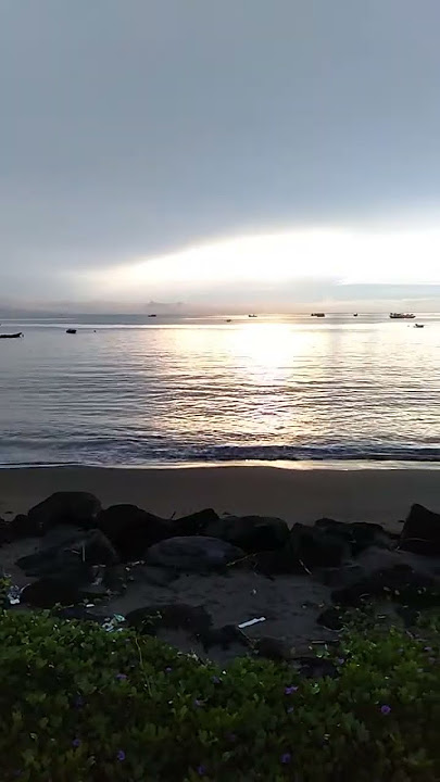 Story' WA IG main di pinggir pantai barat Pangandaran 2021diwaktu pagi hari
