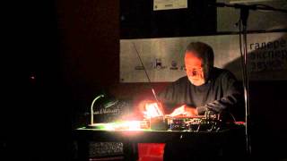 Keith Rowe Teni Zvuka 2013 Mikroton Live 2