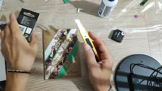 Tuto carte fleuries avec découpes en métal et chute de papier. #scrap #tuto #scrapbooking 